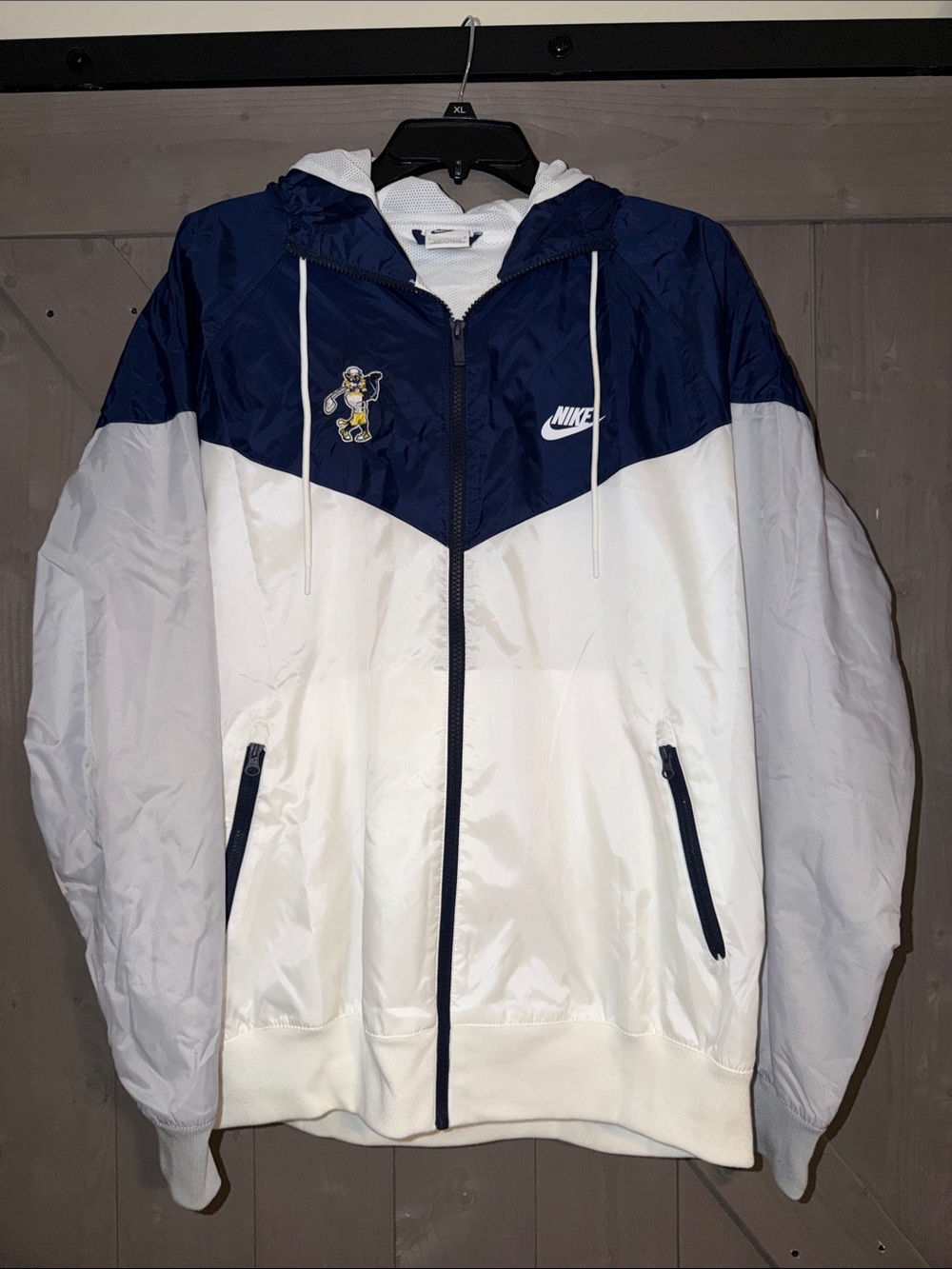 Nike White and Navy Colorblock Hooded Windbreaker Jacket